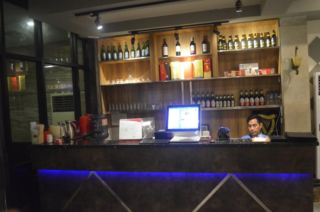 Mustika Gajah Mada Hotel Джакарта Екстериор снимка