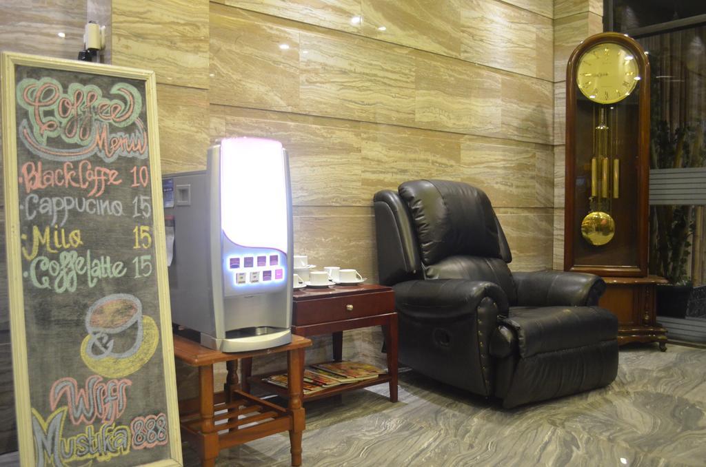 Mustika Gajah Mada Hotel Джакарта Екстериор снимка