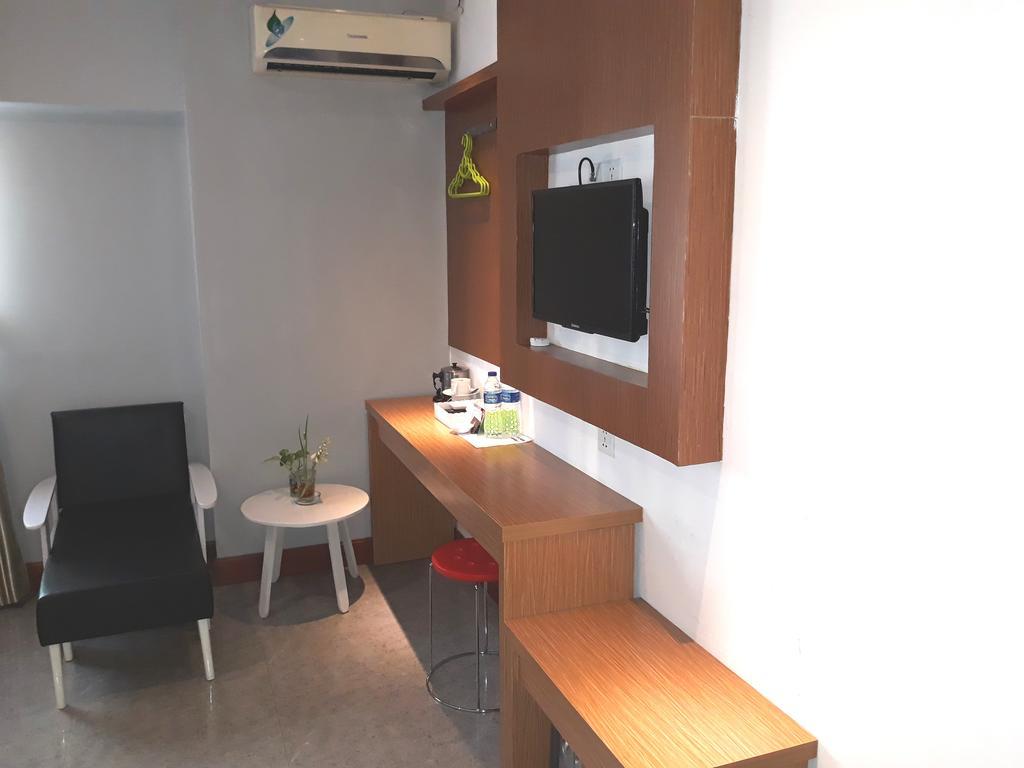 Mustika Gajah Mada Hotel Джакарта Екстериор снимка