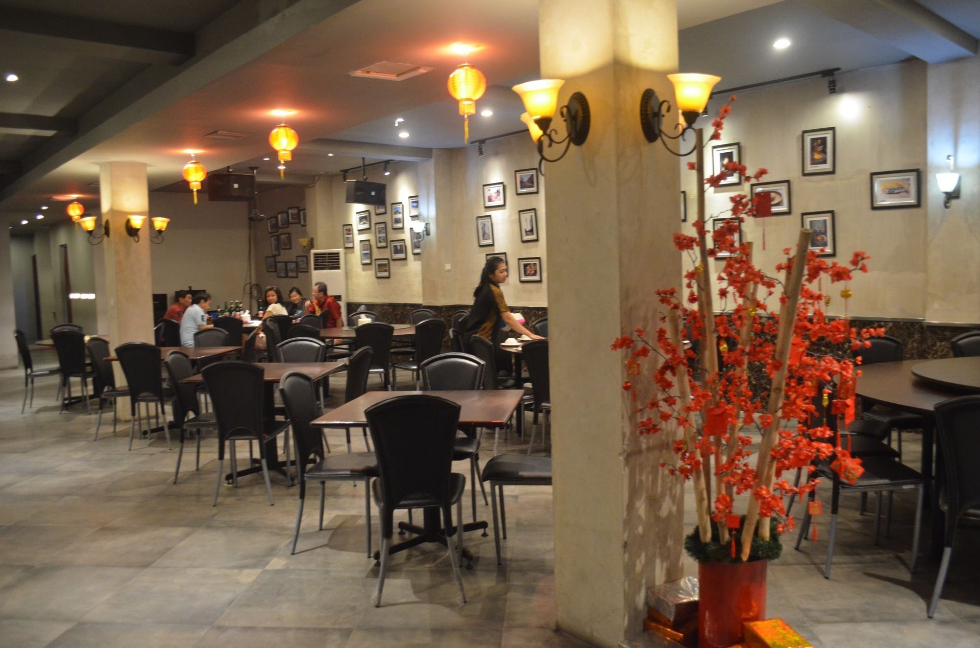 Mustika Gajah Mada Hotel Джакарта Екстериор снимка