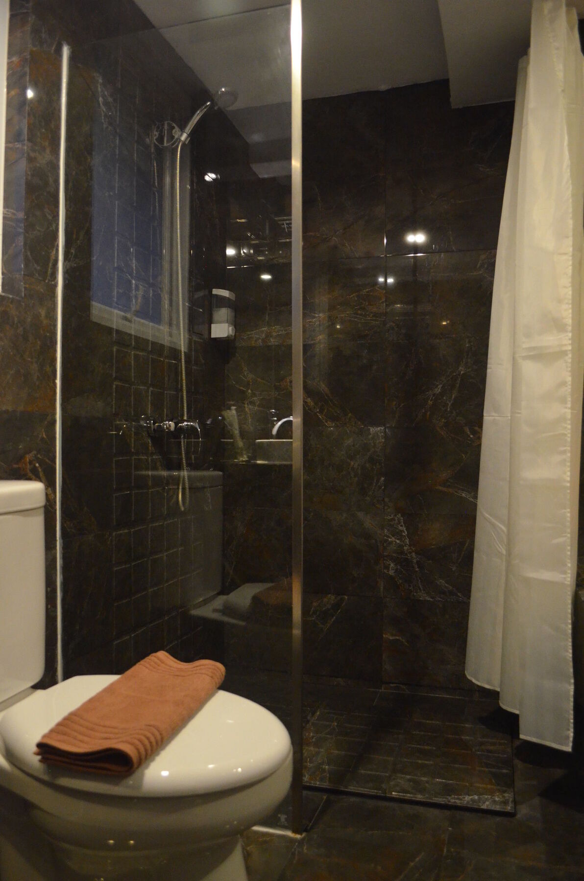 Mustika Gajah Mada Hotel Джакарта Екстериор снимка