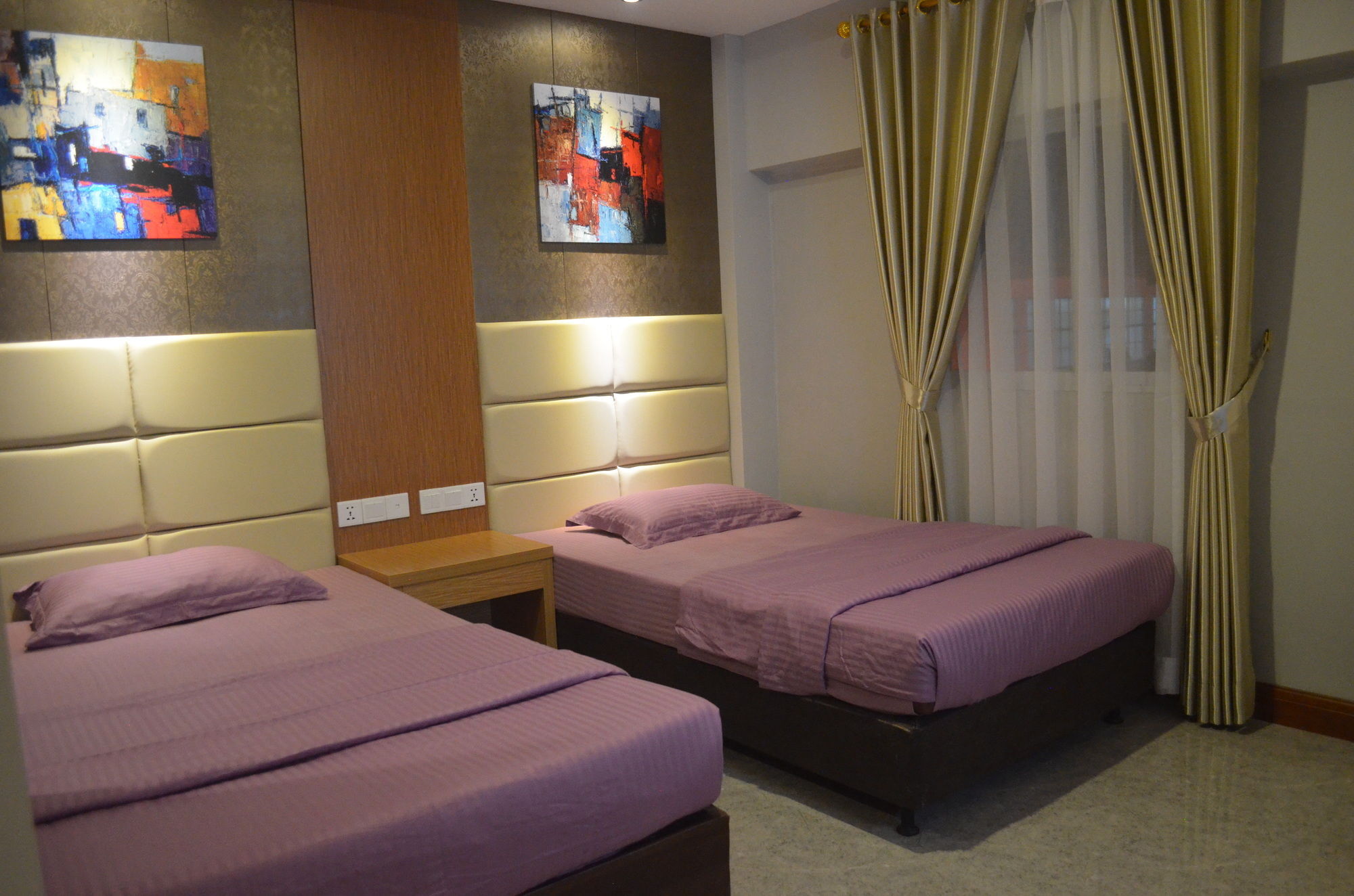 Mustika Gajah Mada Hotel Джакарта Екстериор снимка