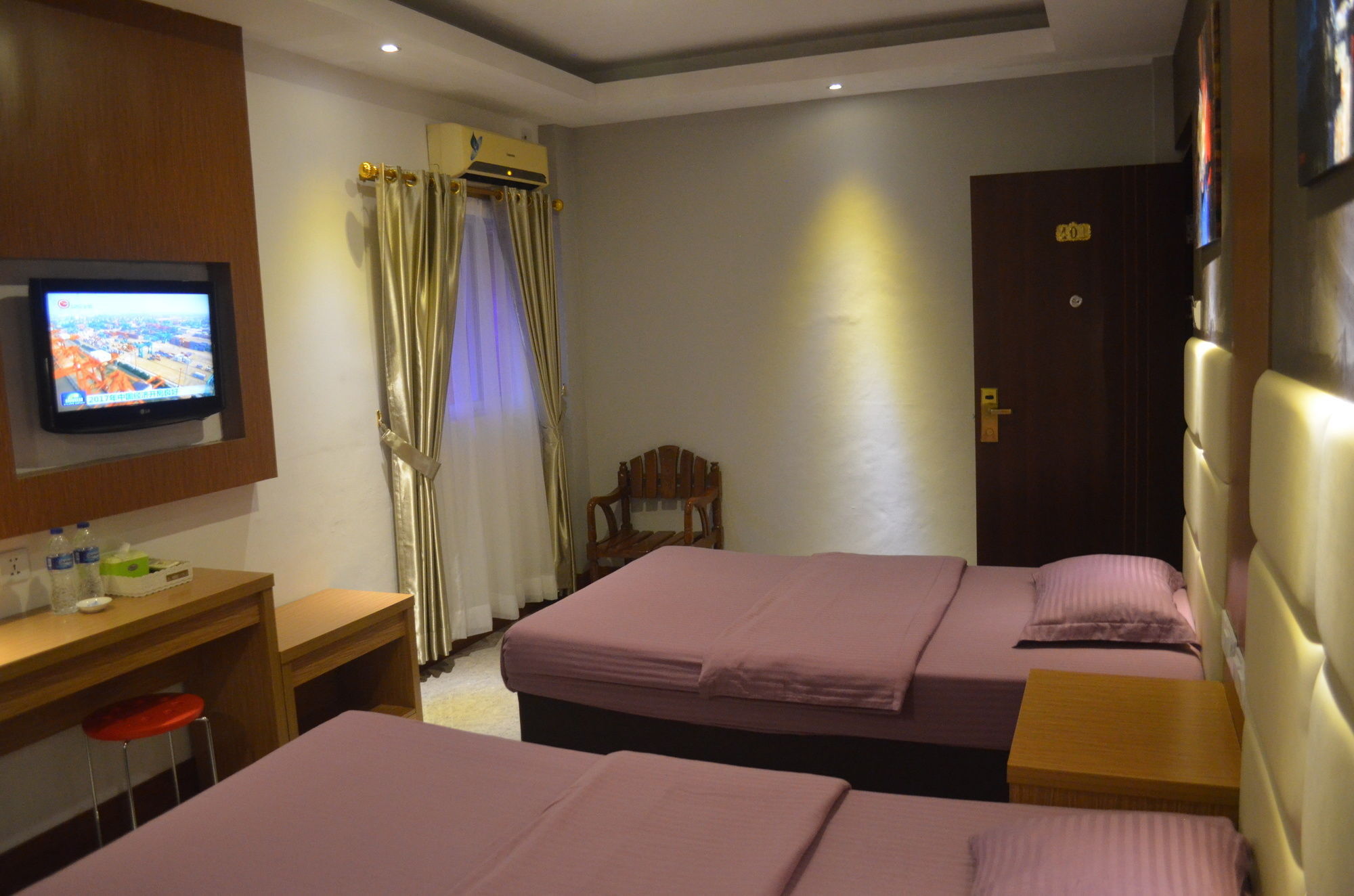 Mustika Gajah Mada Hotel Джакарта Екстериор снимка