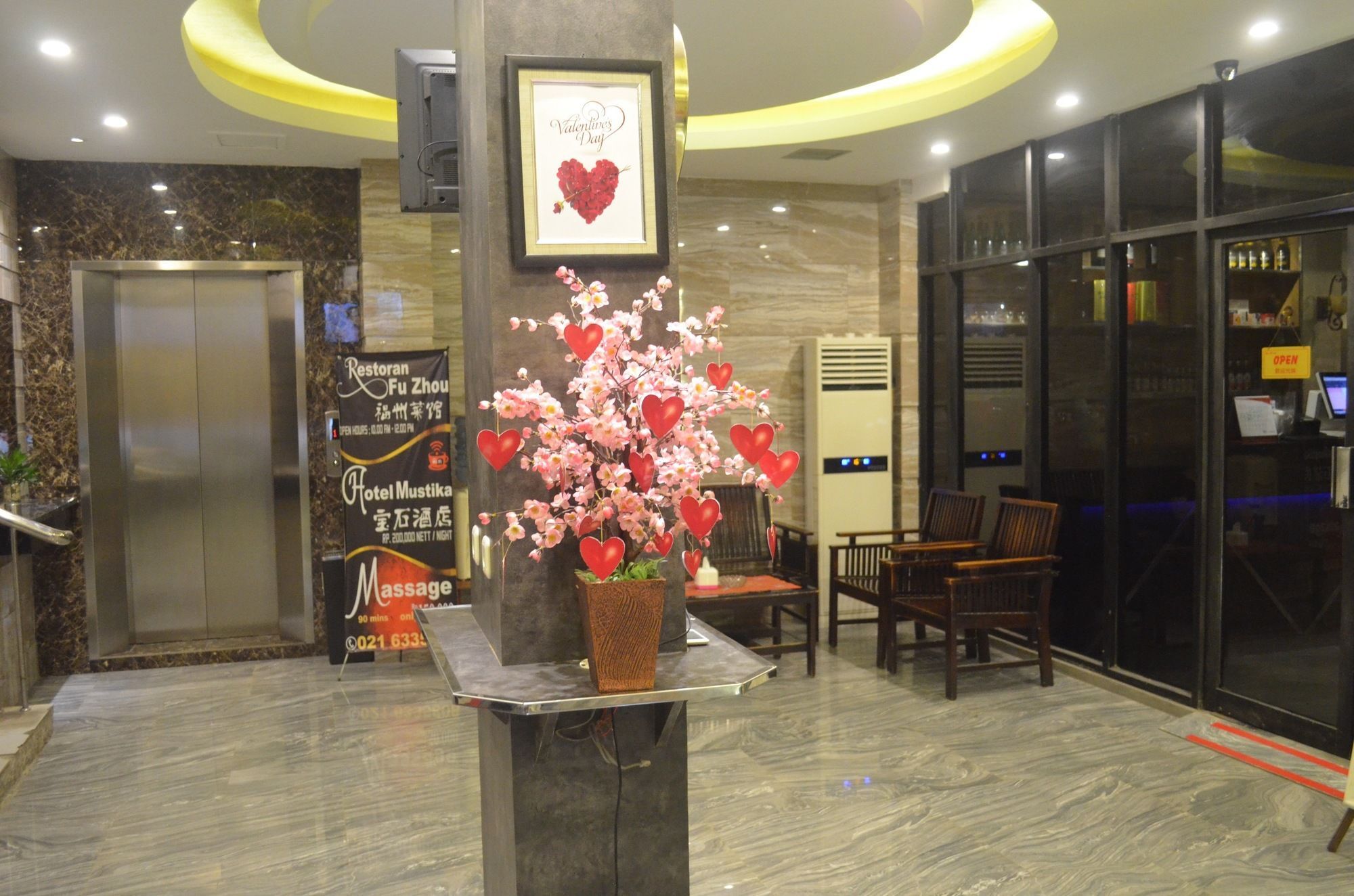 Mustika Gajah Mada Hotel Джакарта Екстериор снимка